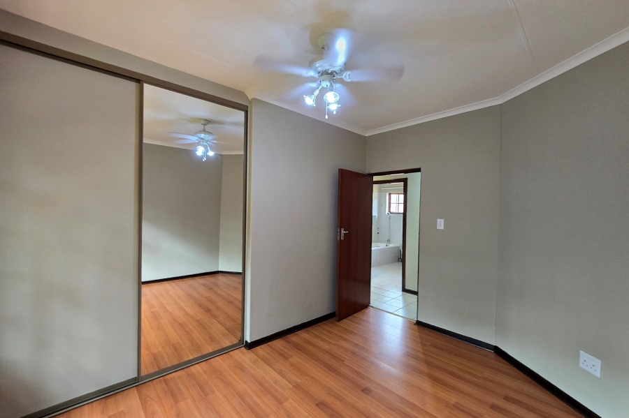 To Let 3 Bedroom Property for Rent in Sinoville Gauteng