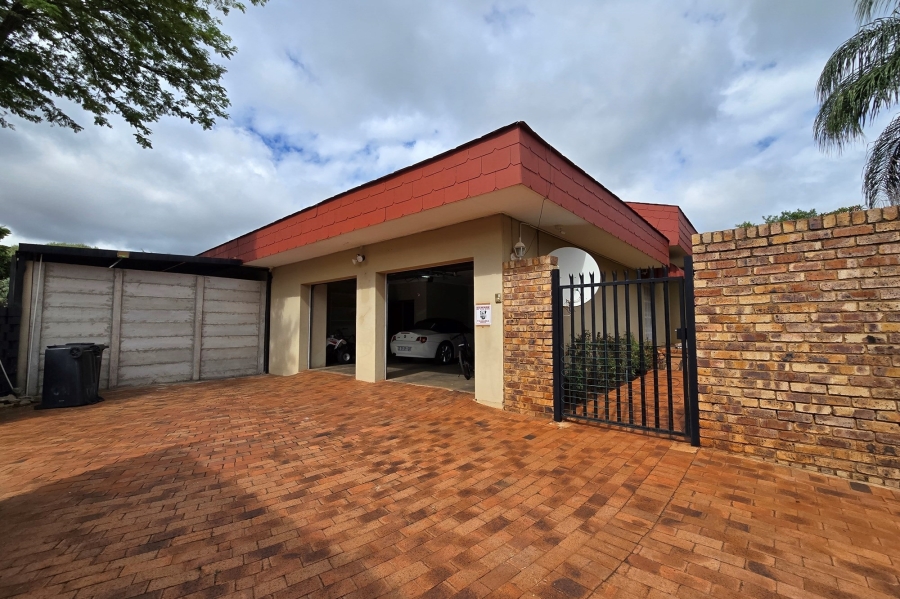 To Let 3 Bedroom Property for Rent in Sinoville Gauteng