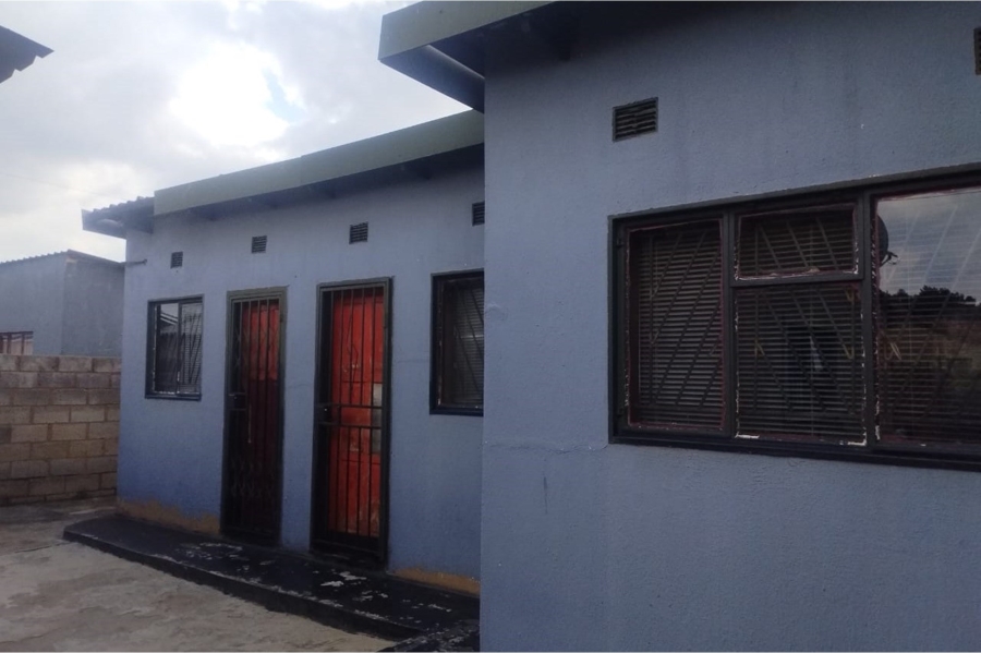 2 Bedroom Property for Sale in Zola Gauteng