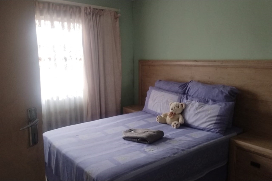 2 Bedroom Property for Sale in Zola Gauteng