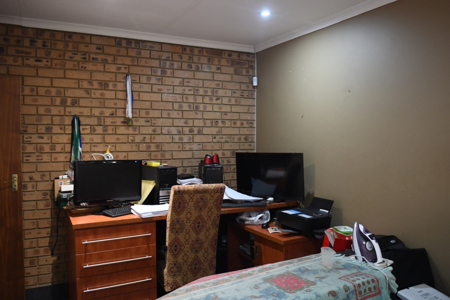 3 Bedroom Property for Sale in Suiderberg Gauteng