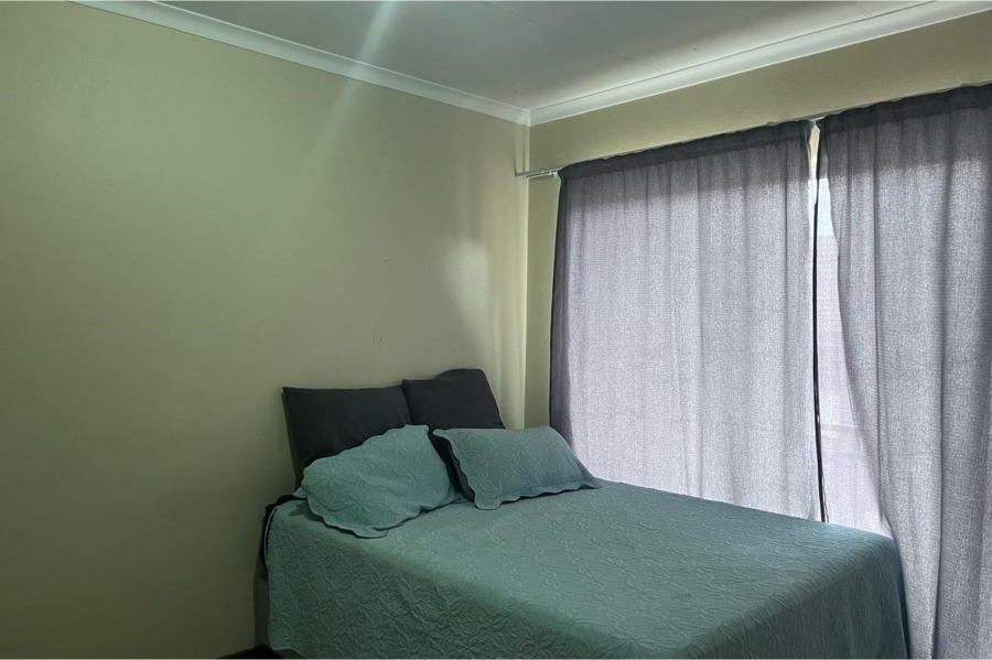 2 Bedroom Property for Sale in Erand Gardens Gauteng