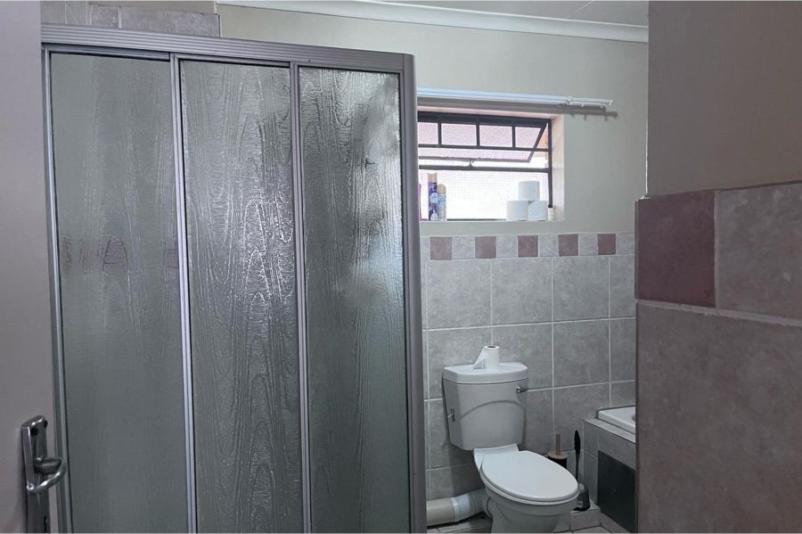 2 Bedroom Property for Sale in Erand Gardens Gauteng