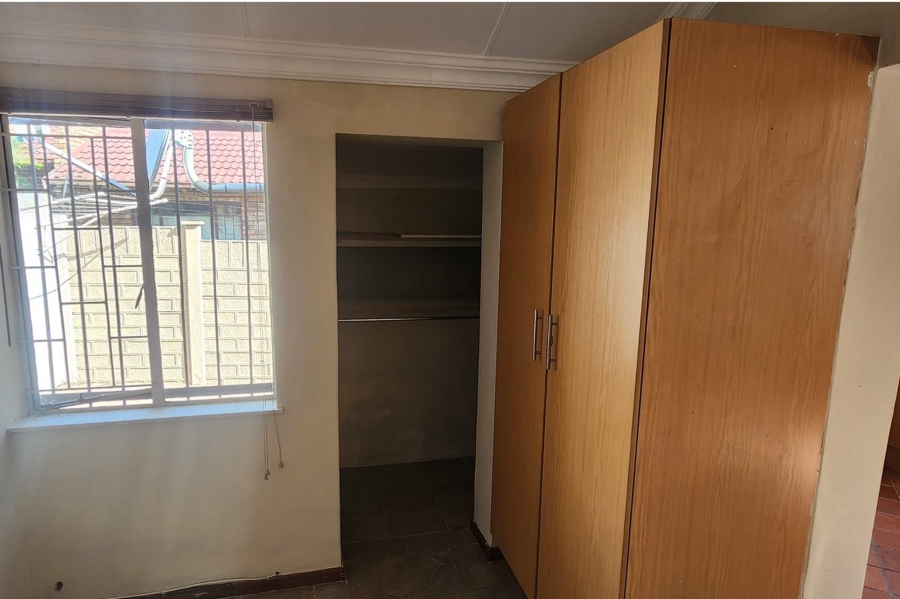 1 Bedroom Property for Sale in Garsfontein Gauteng