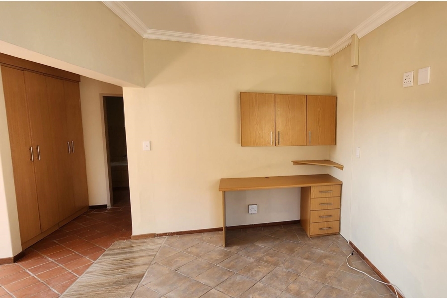 1 Bedroom Property for Sale in Garsfontein Gauteng