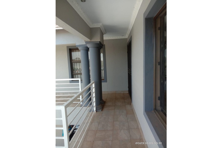 8 Bedroom Property for Sale in Tshepisong Gauteng