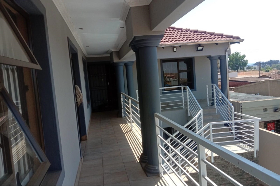 8 Bedroom Property for Sale in Tshepisong Gauteng