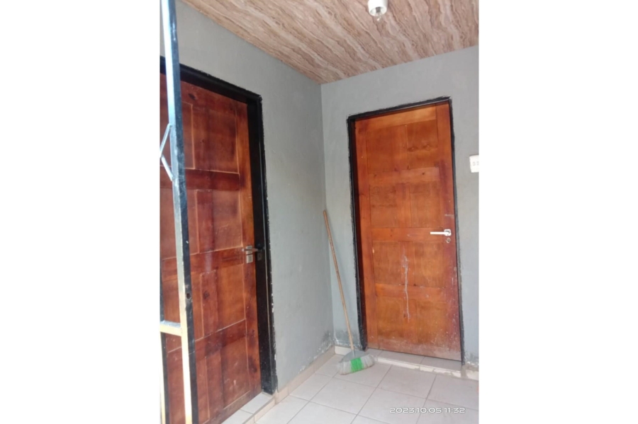 8 Bedroom Property for Sale in Tshepisong Gauteng