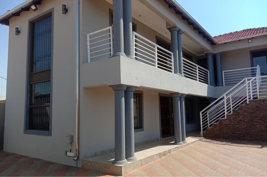 8 Bedroom Property for Sale in Tshepisong Gauteng