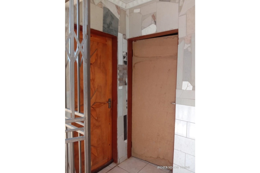 8 Bedroom Property for Sale in Tshepisong Gauteng