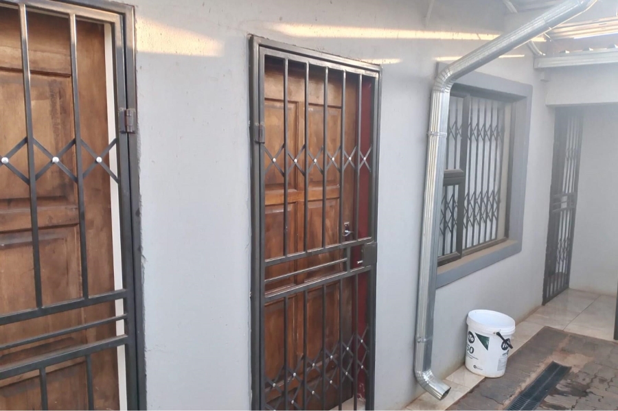 2 Bedroom Property for Sale in Bram Fischerville Gauteng