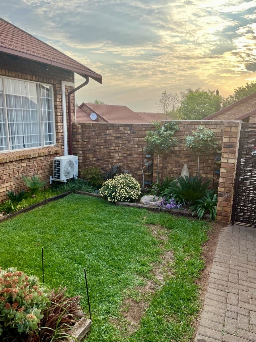 2 Bedroom Property for Sale in Highveld Gauteng