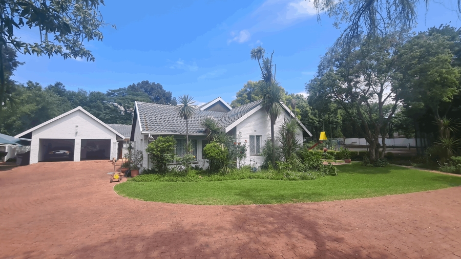 To Let 5 Bedroom Property for Rent in Bryanston Gauteng