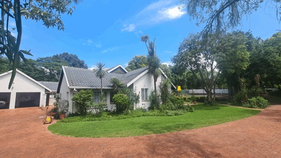 To Let 5 Bedroom Property for Rent in Bryanston Gauteng