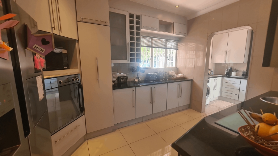 To Let 5 Bedroom Property for Rent in Bryanston Gauteng