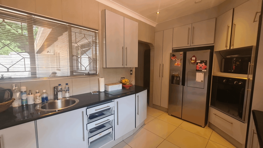 To Let 5 Bedroom Property for Rent in Bryanston Gauteng