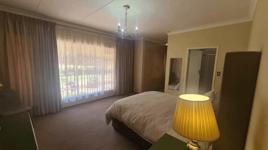 To Let 5 Bedroom Property for Rent in Bryanston Gauteng