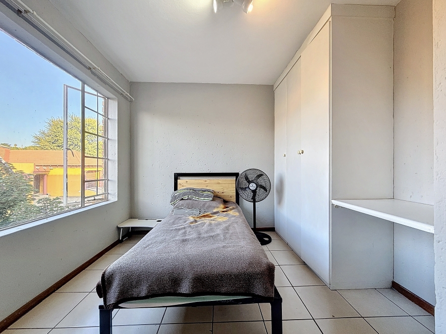 1 Bedroom Property for Sale in The Reeds Gauteng