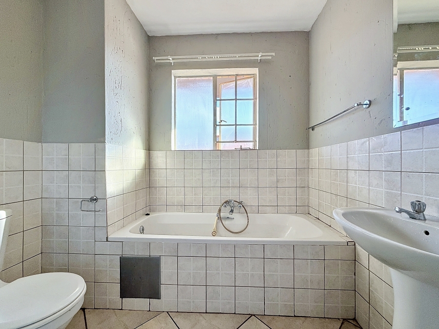 1 Bedroom Property for Sale in The Reeds Gauteng