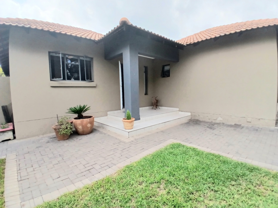 3 Bedroom Property for Sale in Edenvale Central Gauteng