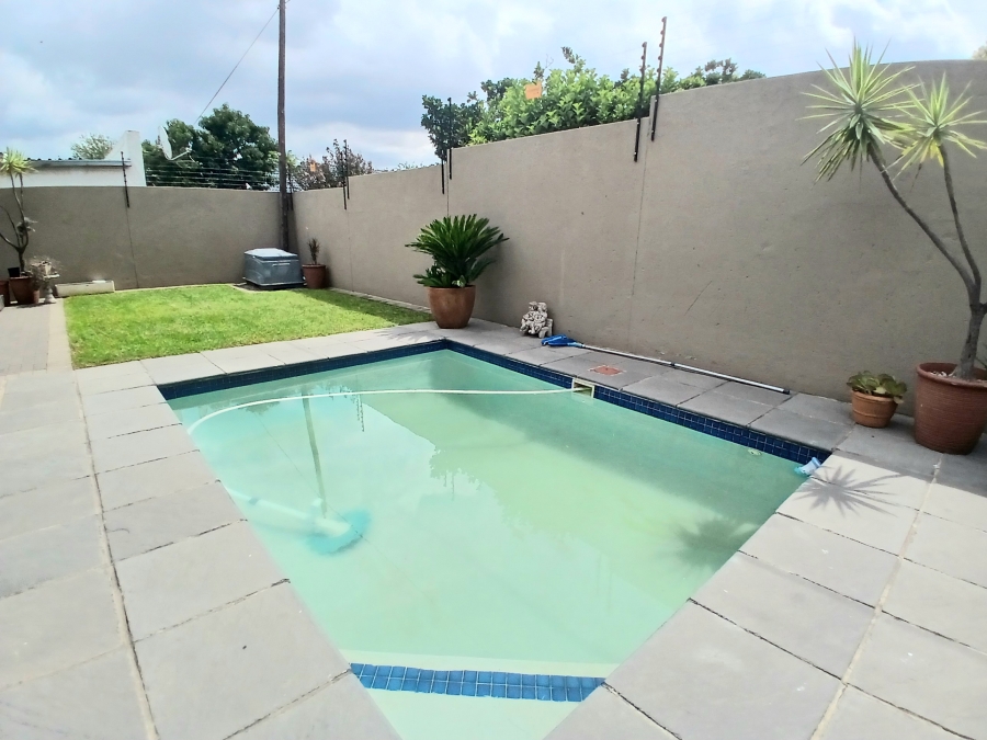 3 Bedroom Property for Sale in Edenvale Central Gauteng