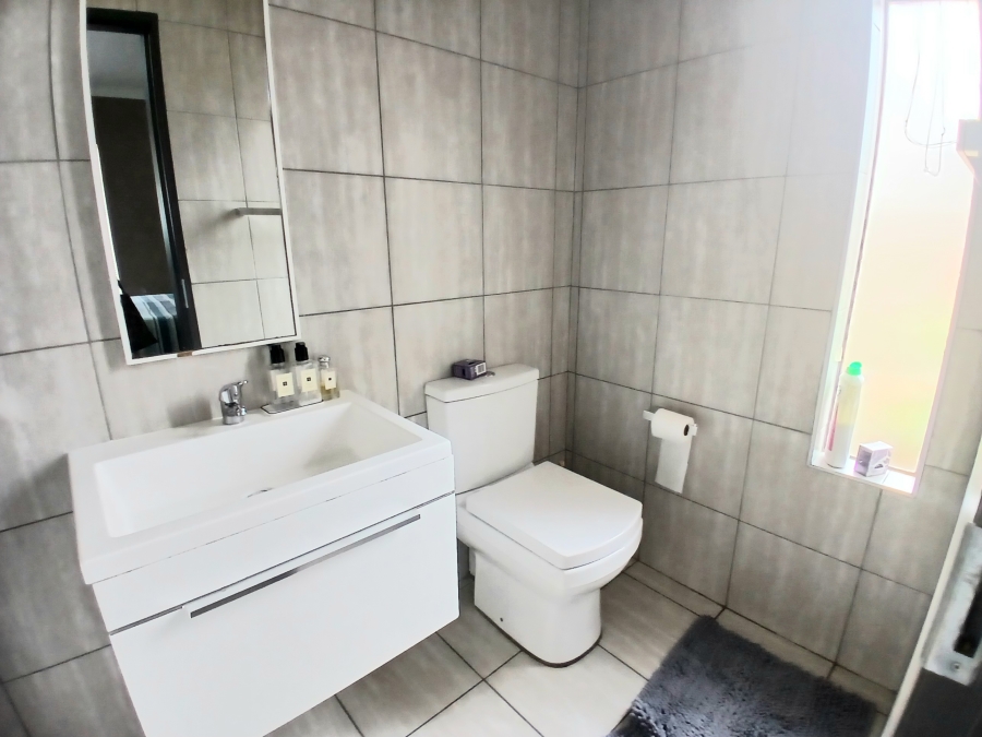 3 Bedroom Property for Sale in Edenvale Central Gauteng