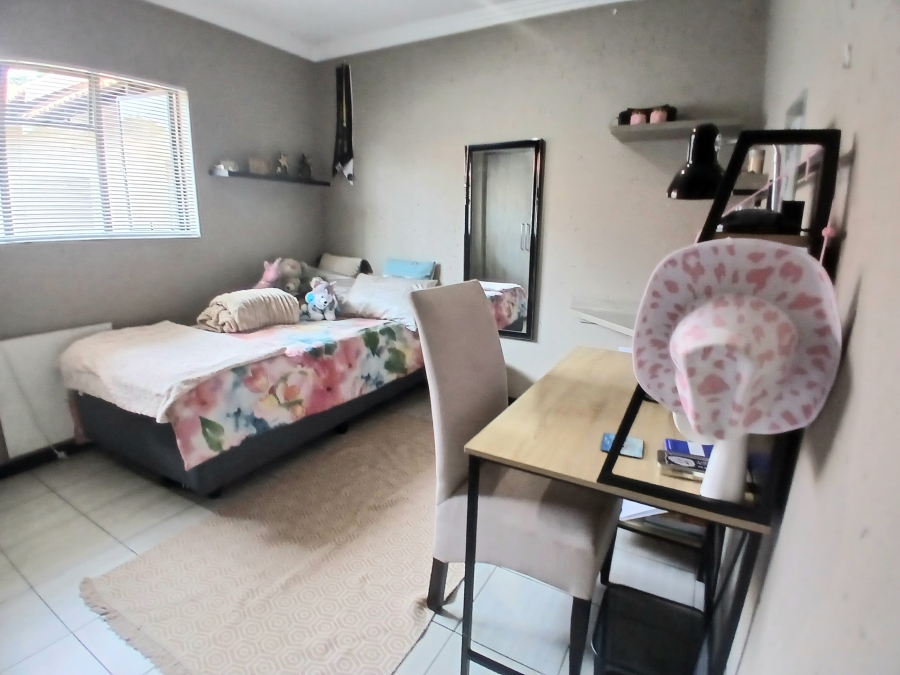 3 Bedroom Property for Sale in Edenvale Central Gauteng