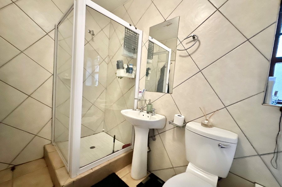 1 Bedroom Property for Sale in Lonehill Gauteng