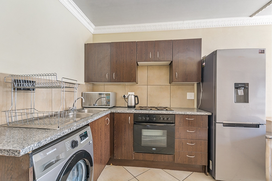 2 Bedroom Property for Sale in Albertsdal Gauteng