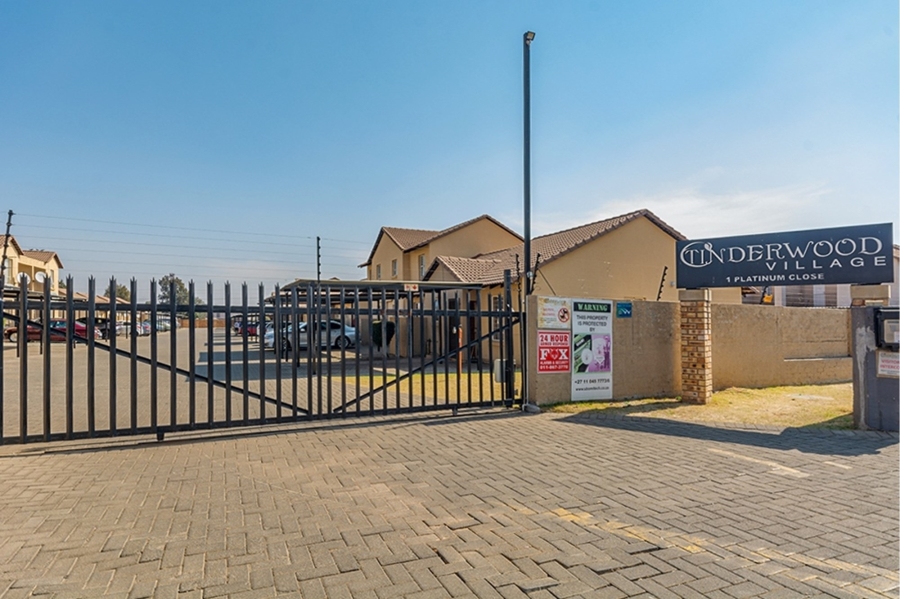 2 Bedroom Property for Sale in Albertsdal Gauteng