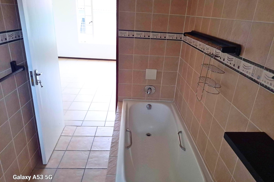 To Let 3 Bedroom Property for Rent in North Riding Gauteng