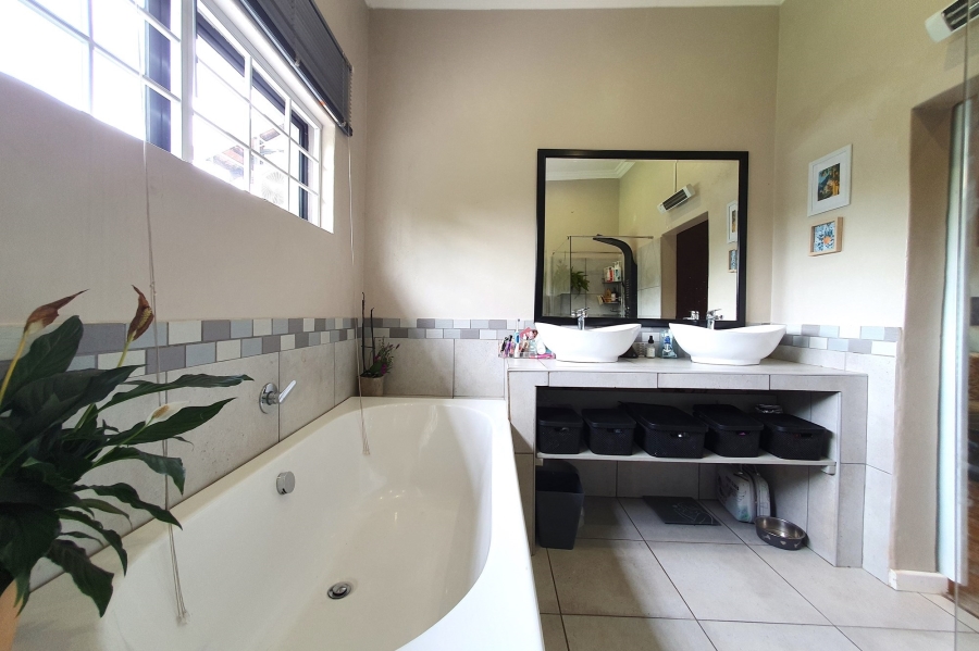 4 Bedroom Property for Sale in Wierda Park Gauteng