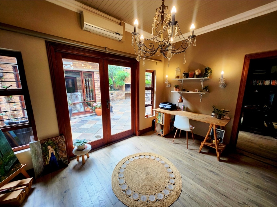 4 Bedroom Property for Sale in Eldoraigne Gauteng