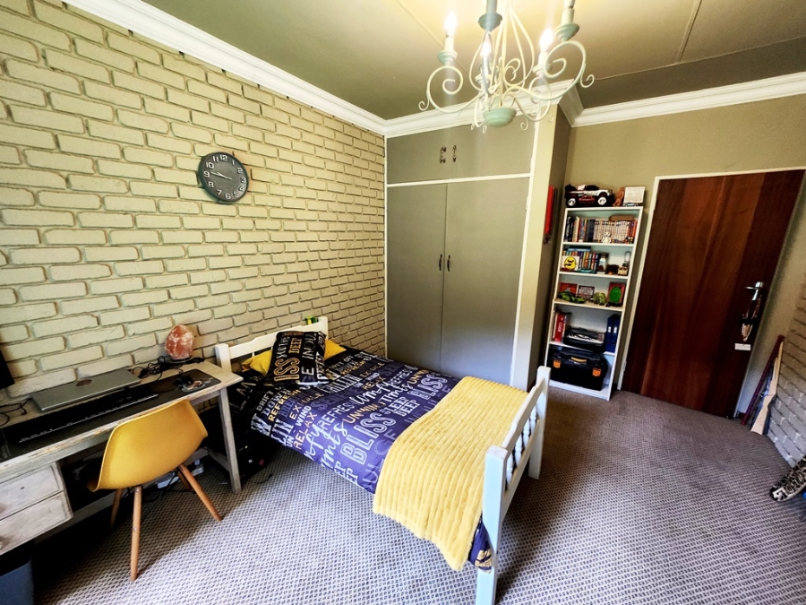 4 Bedroom Property for Sale in Eldoraigne Gauteng