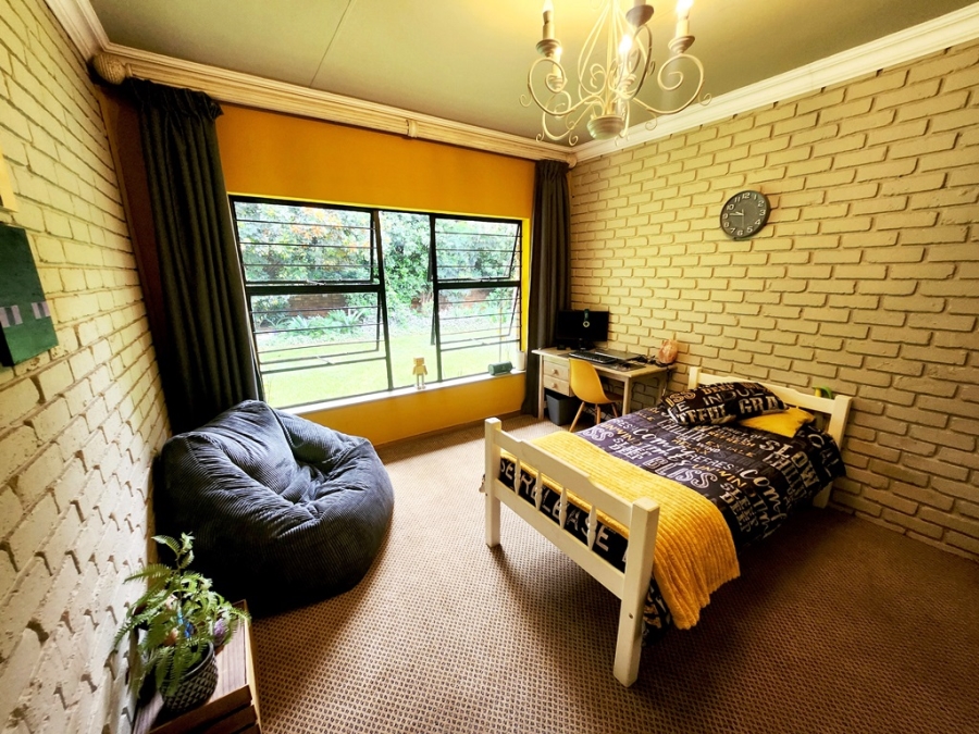 4 Bedroom Property for Sale in Eldoraigne Gauteng