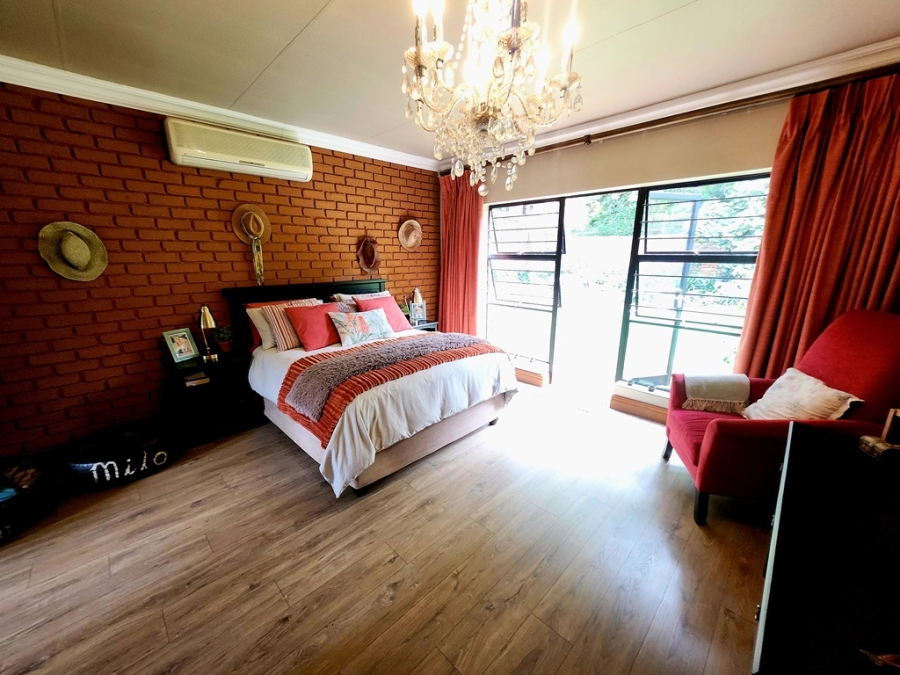 4 Bedroom Property for Sale in Eldoraigne Gauteng