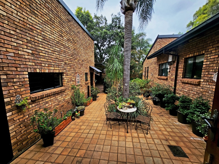 4 Bedroom Property for Sale in Eldoraigne Gauteng