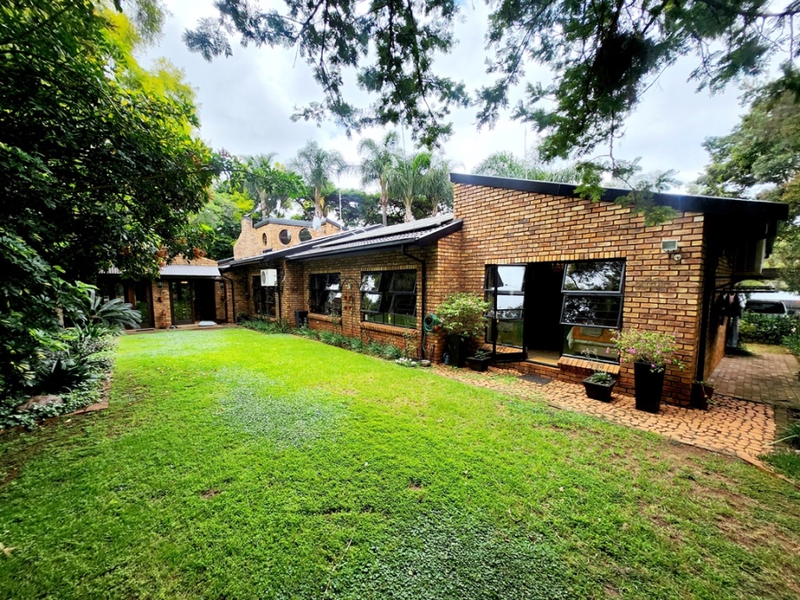 4 Bedroom Property for Sale in Eldoraigne Gauteng