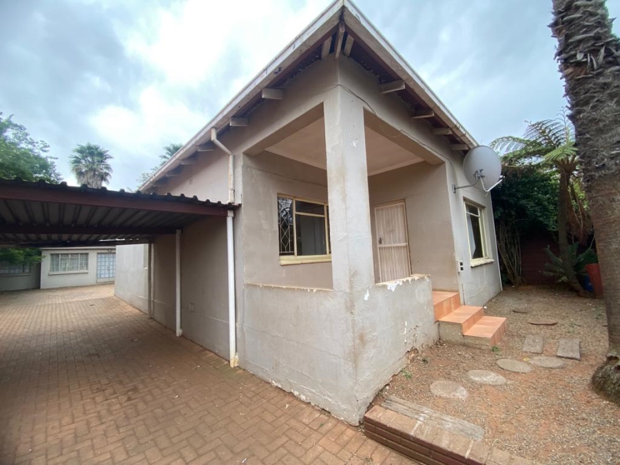 5 Bedroom Property for Sale in Westdene Gauteng