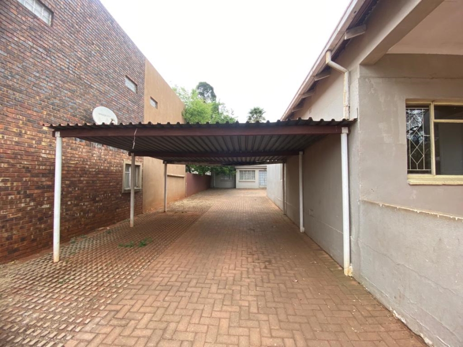 5 Bedroom Property for Sale in Westdene Gauteng