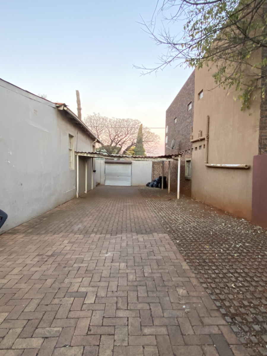 5 Bedroom Property for Sale in Westdene Gauteng