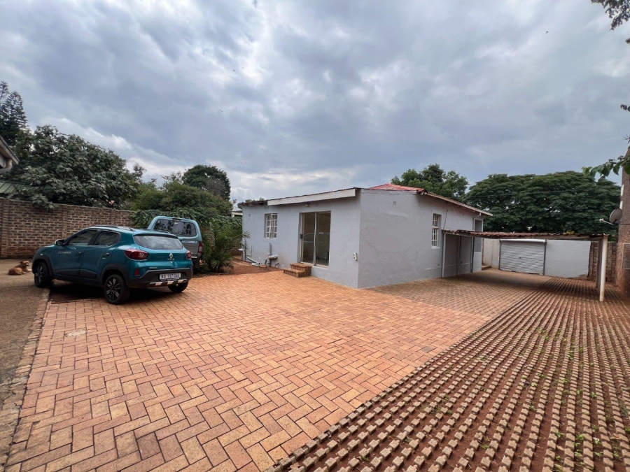 5 Bedroom Property for Sale in Westdene Gauteng
