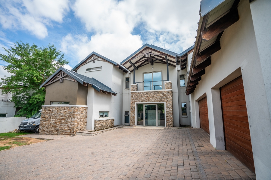 4 Bedroom Property for Sale in Waterfall Country Estate Gauteng