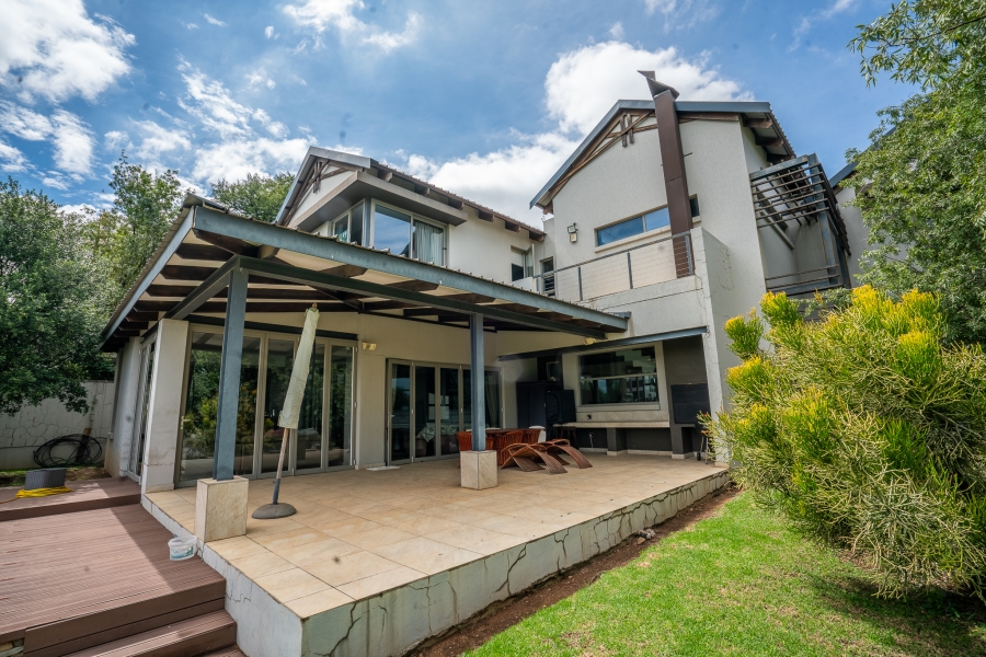 4 Bedroom Property for Sale in Waterfall Country Estate Gauteng