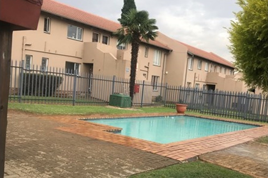 2 Bedroom Property for Sale in Beyers Park Gauteng