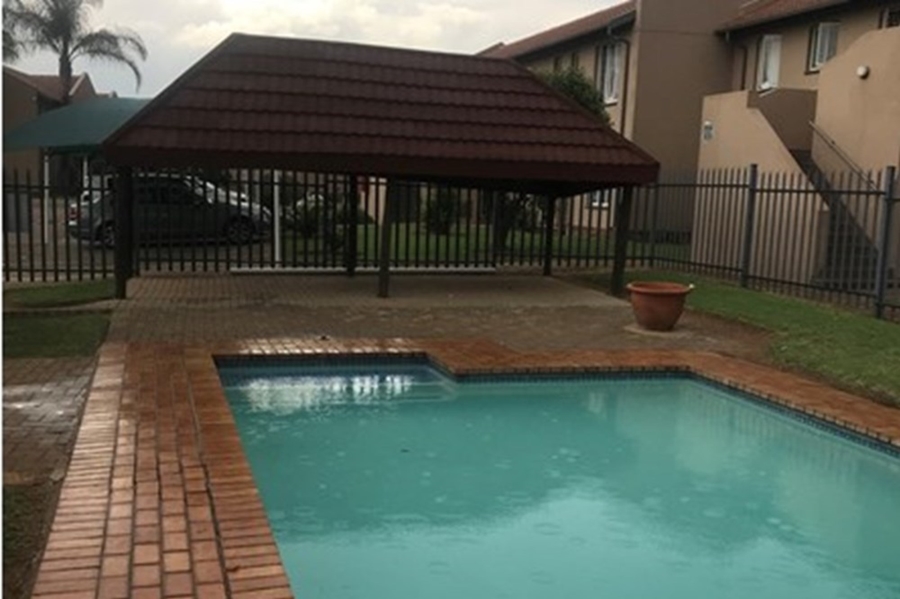 2 Bedroom Property for Sale in Beyers Park Gauteng