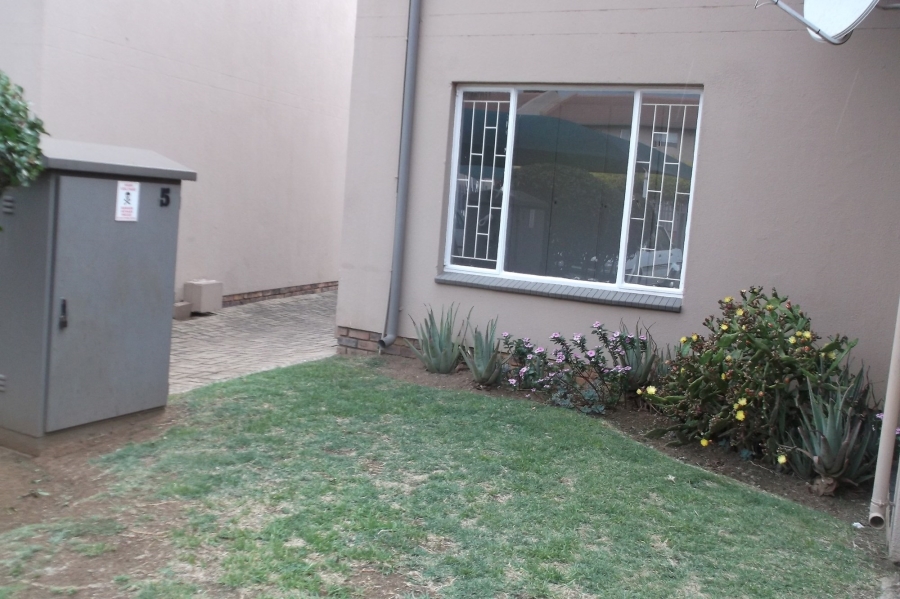 2 Bedroom Property for Sale in Beyers Park Gauteng