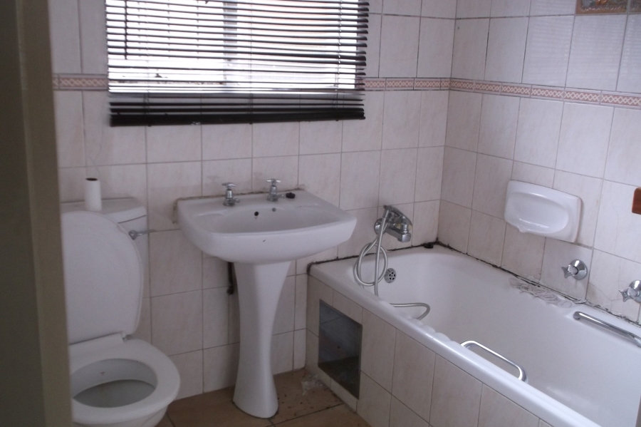 2 Bedroom Property for Sale in Beyers Park Gauteng