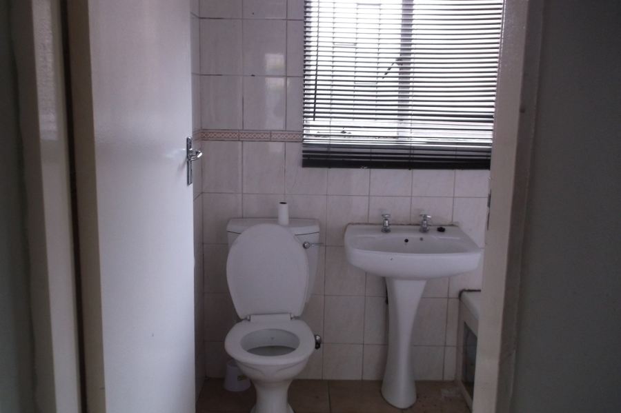 2 Bedroom Property for Sale in Beyers Park Gauteng