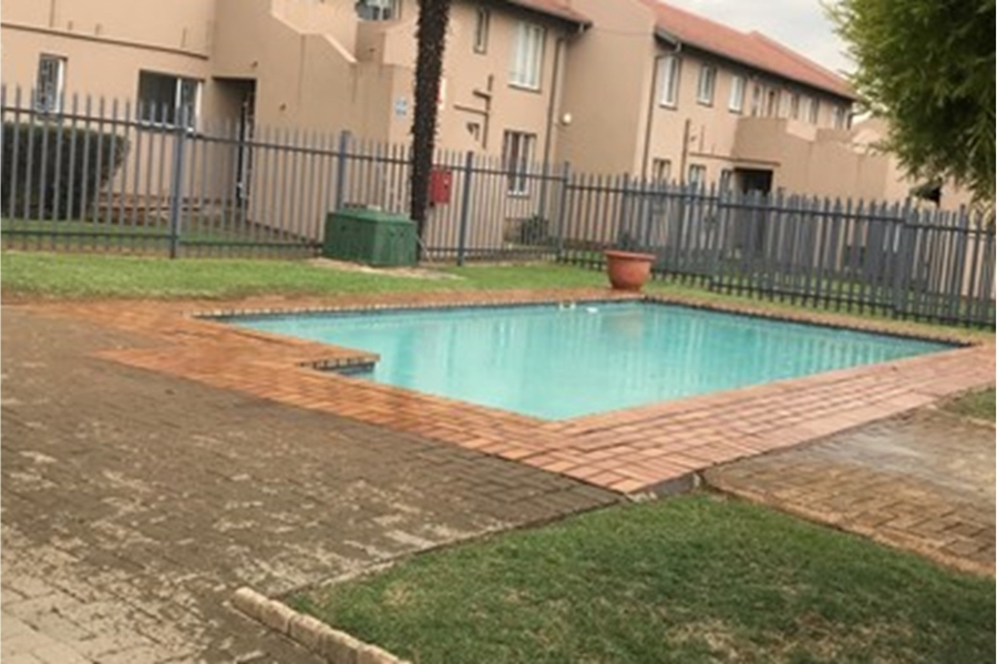 2 Bedroom Property for Sale in Beyers Park Gauteng